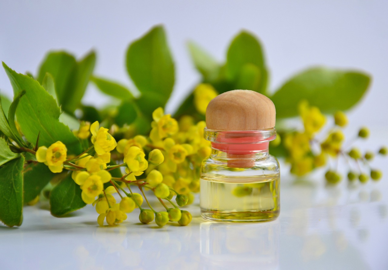 cosmetic-oil-essential-oil-cosmetology-3868594-1 cosmetic oil, essential oil, cosmetology-3868594.jpg